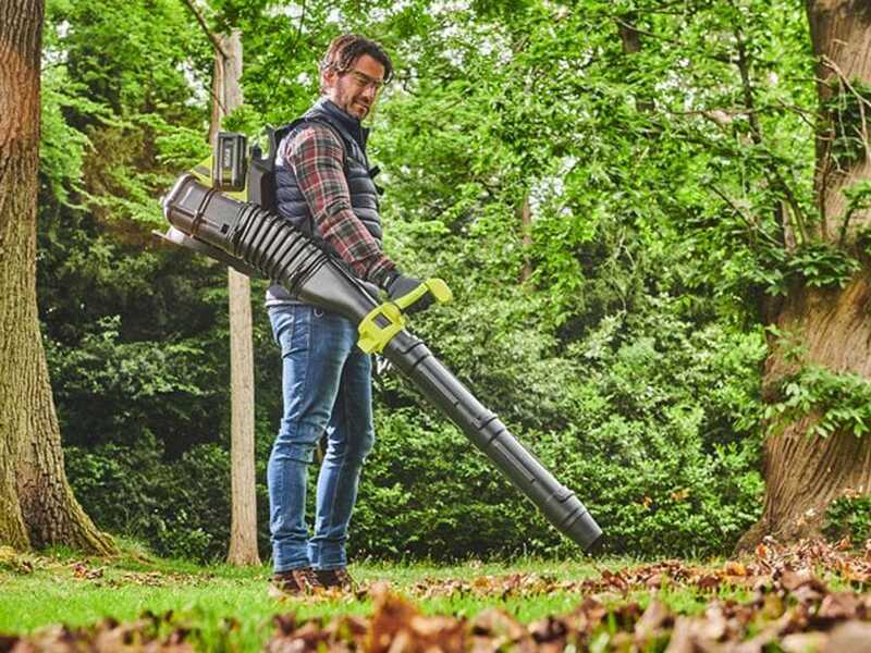 Ryobi RY36BPXB-0 - Soplador de mochila - BATER&Iacute;A Y CARGADOR NO INCLUIDOS