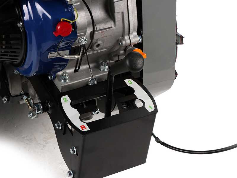 BullMach FALX 700 MY24 - Desbrozadora profesional de cuchillas