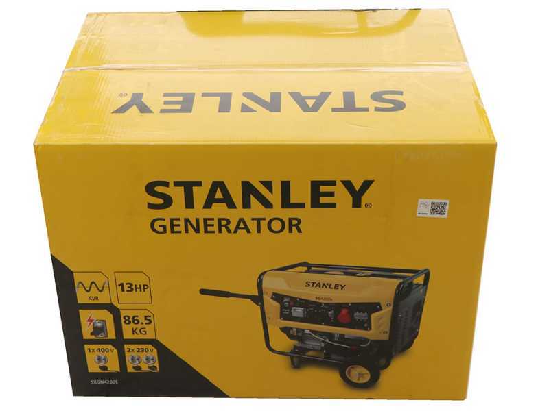 Stanley SG 4200B - Generador de corriente a gasolina - AVR - 4.3 kW - Continua 4.0 kW Trif&aacute;sica