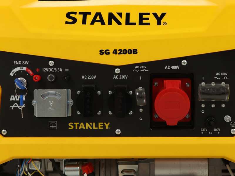 Stanley SG 4200B - Generador de corriente a gasolina - AVR - 4.3 kW - Continua 4.0 kW Trif&aacute;sica