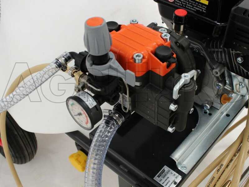 Carretilla fumigadora Comet MP30/Loncin G200F - Dep&oacute;sito 120L