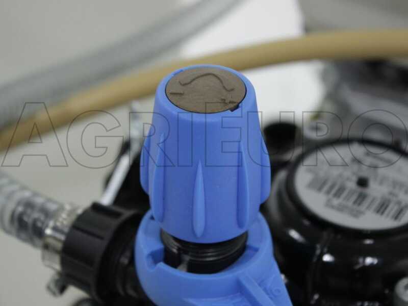 Carretilla fumigadora Comet MC25/Honda GP160 - Dep&oacute;sito 55L