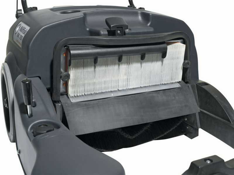 Nilfisk SW750 - Barredora autopropulsada de bater&iacute;a con recogedor - 12V - 46Ah