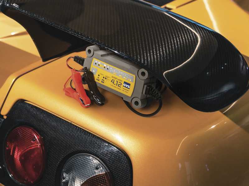 GYS Flash 4.12 - Cargador de bater&iacute;as y mantenedor de carga autom&aacute;tico - Bater&iacute;as 12V de 1.2 a 90 ah