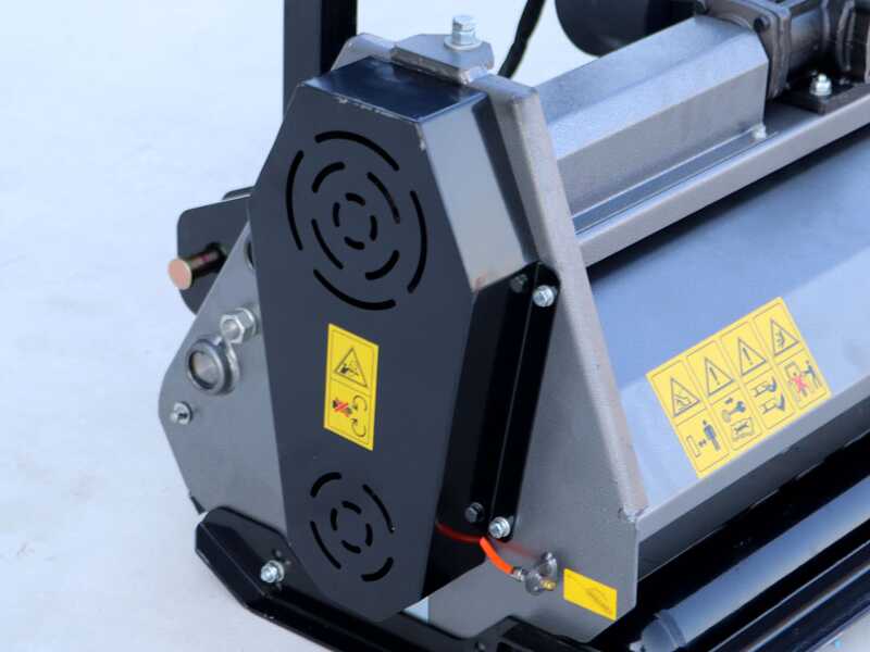 BlackStone BL 120 Hydro - Trituradora para tractor - Serie ligera - Desplazamiento hidr&aacute;ulico