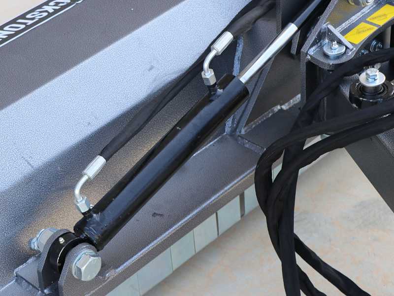 BlackStone BV 100 L - Trituradora lateral de brazo para tractor - Serie ligera