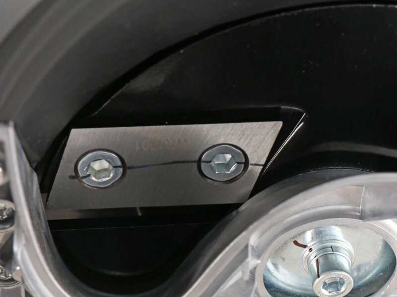 BlackStone SHRED 45 BL - Biotrituradora el&eacute;ctrica - Cuchillas reversibles y recogedor