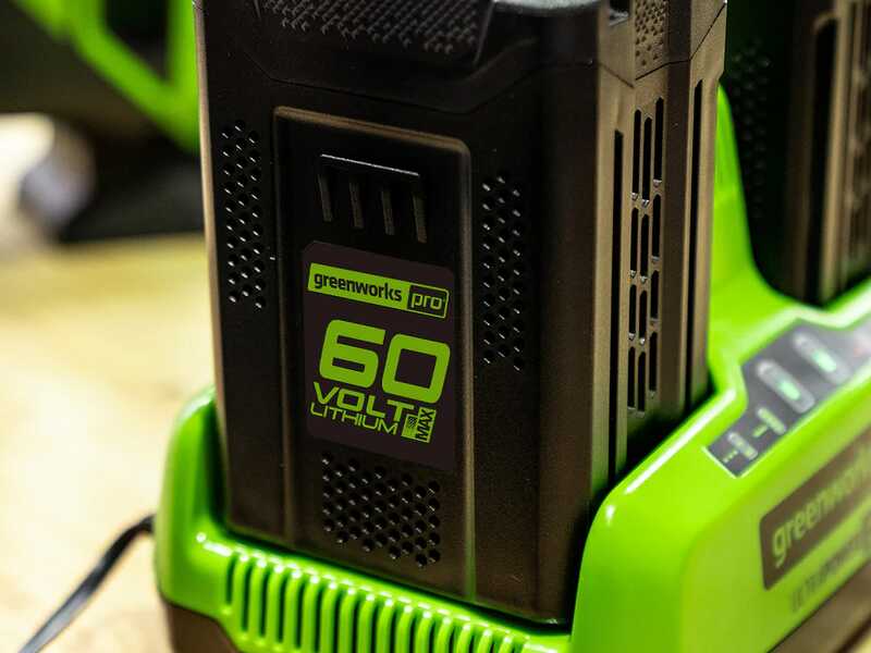 Greenworks GD60CS40K4 - Electrosierra de bater&iacute;a 60V 4Ah - Espada de 40cm