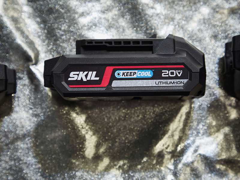 Skil 0514 CA - Podadora telesc&oacute;pica de bater&iacute;a - 20V/2.5Ah