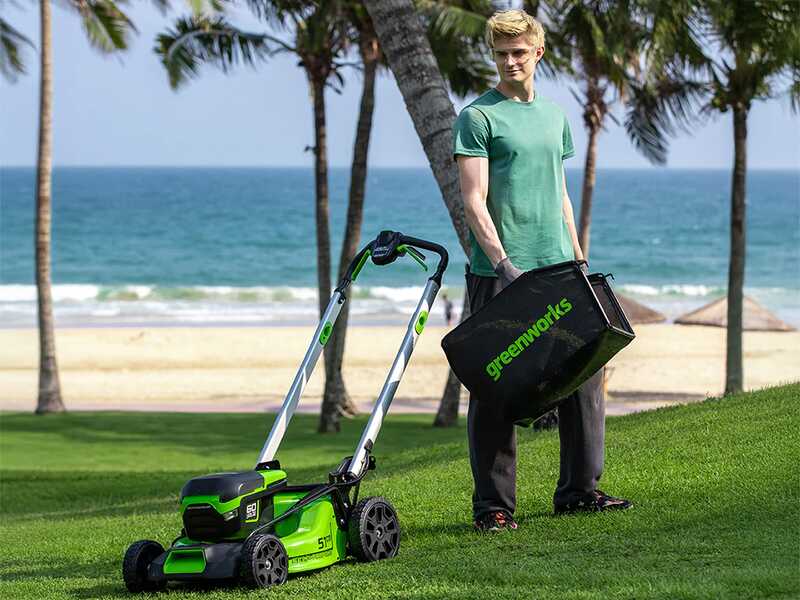 Greenworks GD60LM51SPK4 - Cortac&eacute;sped autopropulsado de bater&iacute;a - 60V/4Ah - Corte 51 cm
