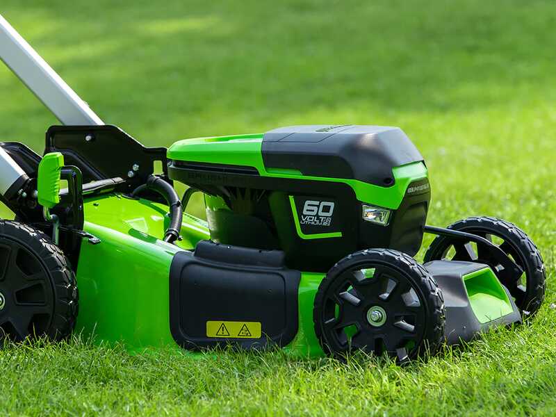 Greenworks GD60LM46SPK4 - Cortac&eacute;sped autopropulsado de bater&iacute;a - 60V/4Ah - Corte 46 cm