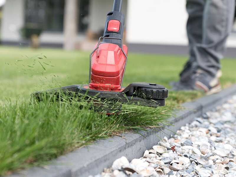 Skil 0241 CA - Cortabordes de bater&iacute;a - Corte 30 cm - BATER&Iacute;A Y CARGADOR NO EST&Aacute;N INCLUIDOS