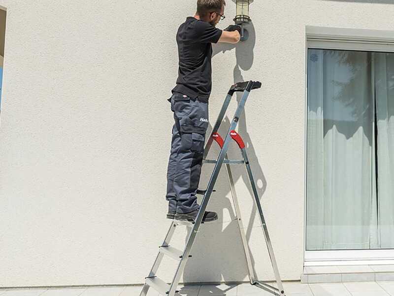 Hailo L60, 5 pelda&ntilde;os, 1.68 m - Escalera de aluminio con caballete - Ultraligera