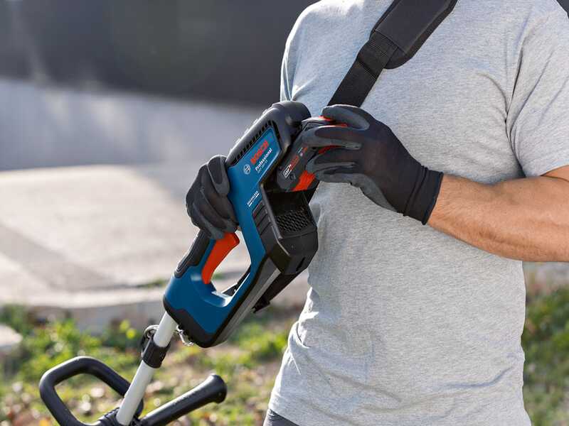 Bosch GRT 18V-33 Professional - Desbrozadora de bater&iacute;a - BATER&Iacute;A Y CARGADOR NO EST&Aacute;N INCLUIDOS