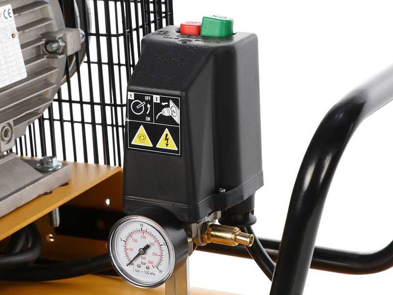 DeWalt DXCMB4T200HCE - Compresor de aire el&eacute;ctrico trif&aacute;sico de correa - Motor de 4 HP - 200 L