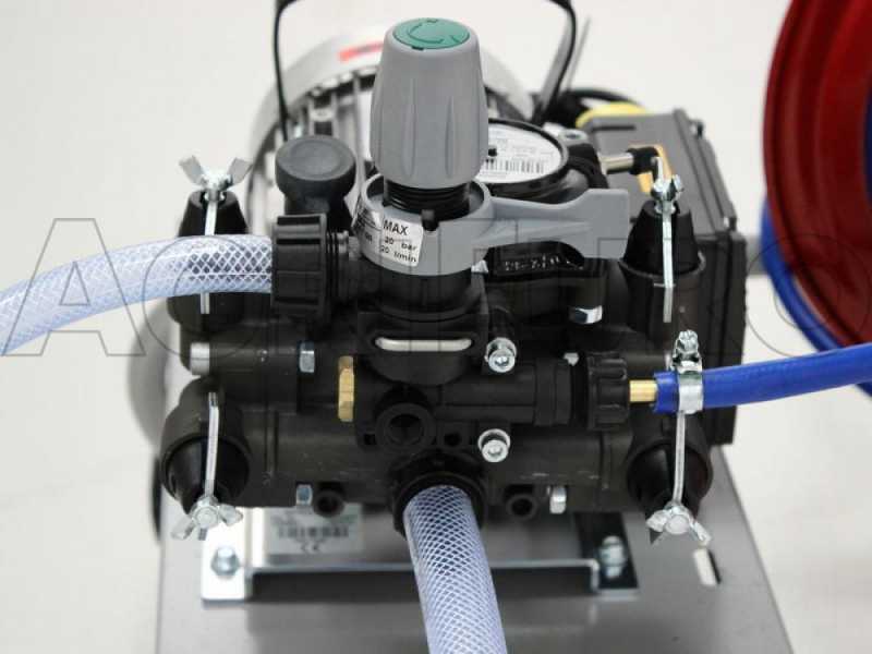 Motobomba fumigadora el&eacute;ctrica con carro - Bomba Comet MC 20/20 - Motor el&eacute;ctrico