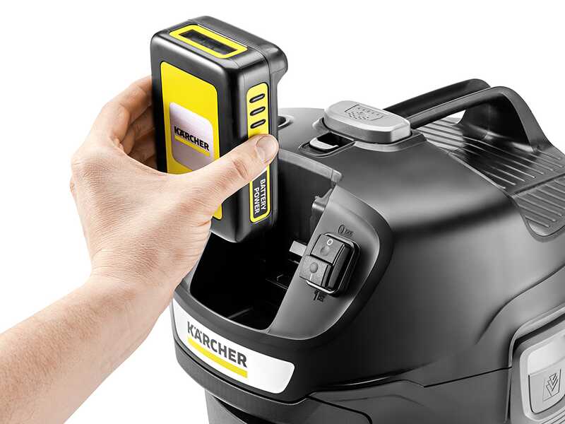Karcher AD 2 Battery - Aspirador de cenizas con bid&oacute;n - Dep&oacute;sito de metal de 14 L - 18 V/2,5 Ah