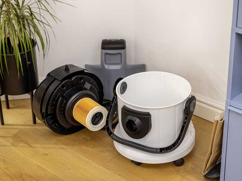 Karcher SE 4 Plus - Lavamoquetas - Aspirador de l&iacute;quidos - Bid&oacute;n agua limpia y sucia 4 L - 1000 W