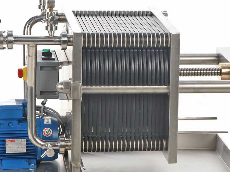 Enotecnica Pillan FC42 - Filtro profesional para vino de 20 cartones de 40x40 cm - Bastidor y bomba de acero INOX