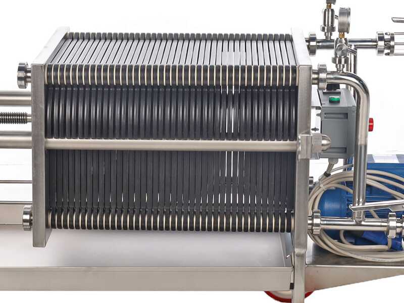 Enotecnica Pillan FC44 - Filtro profesional para vino de 40 cartones de 40x40 cm - Bastidor y bomba de acero INOX