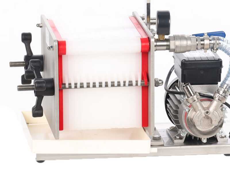 Enotecnica Pillan F14 - Filtro profesional para vino de 14 cartones 20x20 cm - Bastidor de acero inoxidable y bomba NOVAX