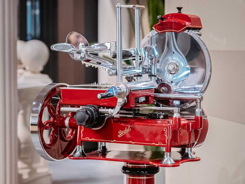 Berkel B2 Roja - Cortadora de fiambre de volante con pedestal - Cuchilla de acero cromado de 265 mm