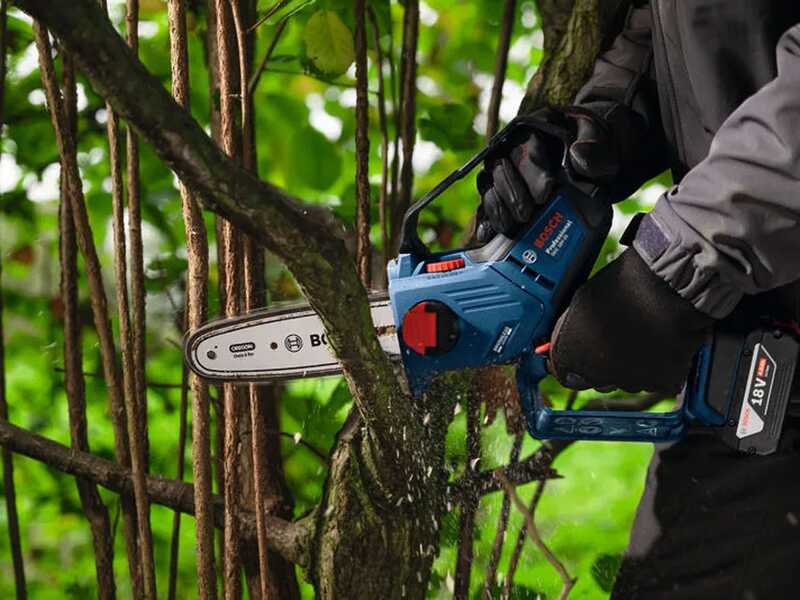 Bosch Professional GKE 18V‑20 - Podadora manual de bater&iacute;a - BATER&Iacute;AS Y CARGADOR NO EST&Aacute;N INCLUIDOS