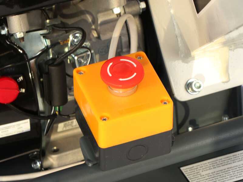 BlackStone GBK 500 - Biotrituradora de gasolina  2en1 con recogedor o descarga en tolva - Motor Ducar DH212