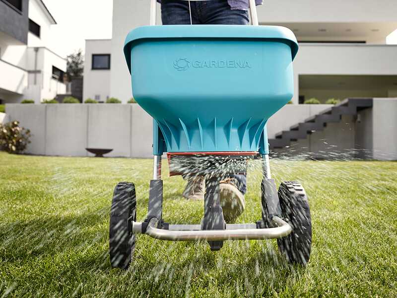 Gardena 436-20 - Sembradora manual de empuje - Abonadora - Tama&ntilde;o XL