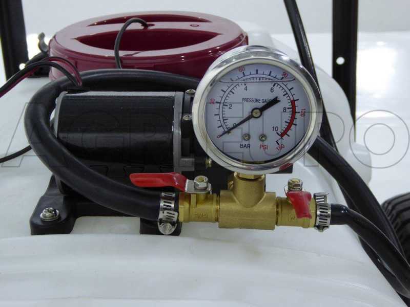 GeoTech CZ60D - Dep&oacute;sito para tratamientos fitosanitarios para tractores cortac&eacute;sped - Bomba 12V - 60L