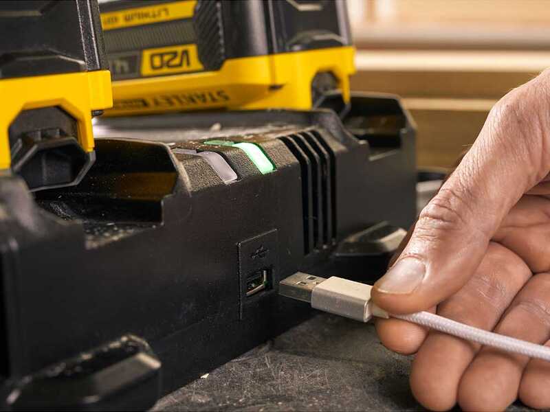 Cargador doble Stanley V20 STANLEY FATMAX - 18 V/4,0 A