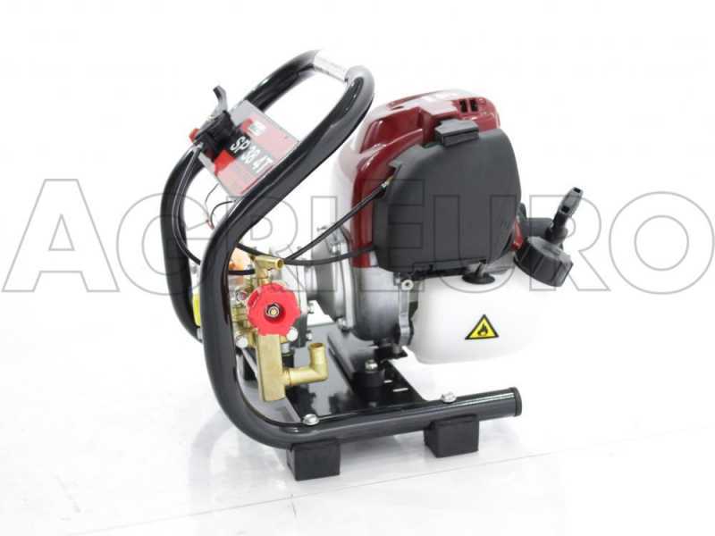 Motobomba fumigadora GeoTech SP 38 4T con bomba con motor de gasolina 4 tiempos de 38 cc