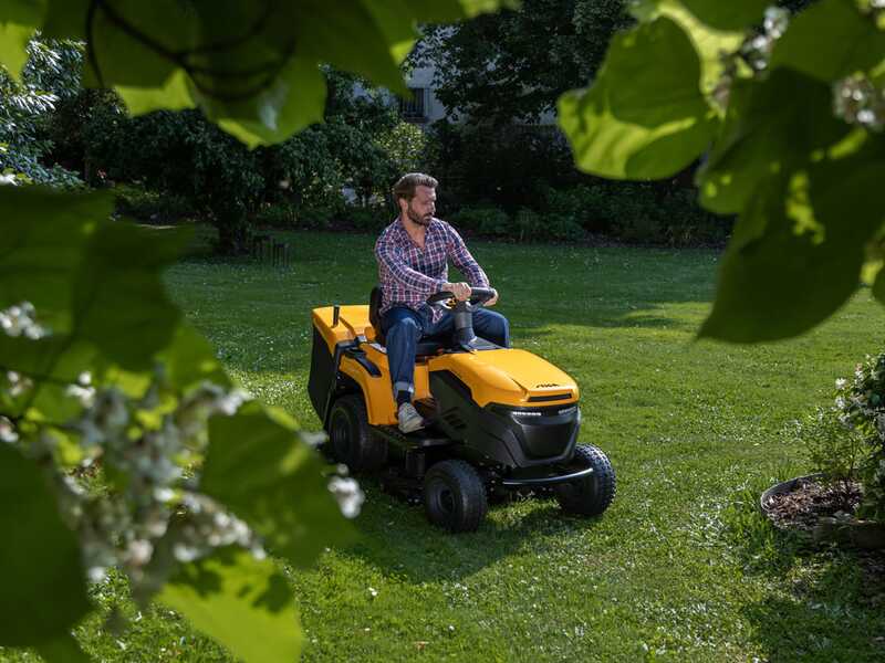 Stiga Estate 384e - Kit Tractor cortac&eacute;sped con 1 m&oacute;dulo bater&iacute;a ePower Pro 56 V/40 Ah - Recogedor y mulching