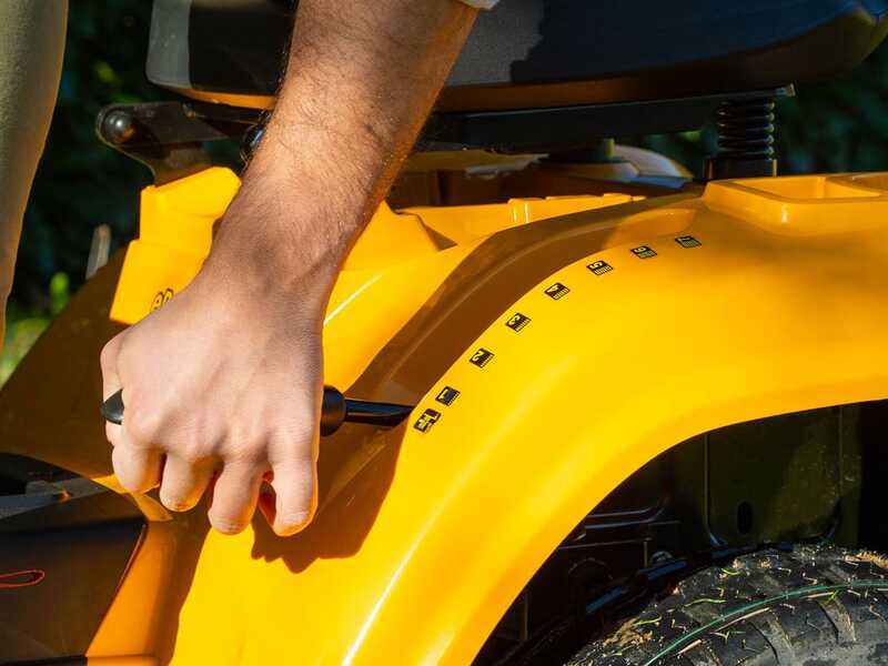 Stiga Tornado 398e - Kit Tractor cortac&eacute;sped con 2 m&oacute;dulos bater&iacute;a ePower Pro 56V/40Ah - Salida lateral y mulching