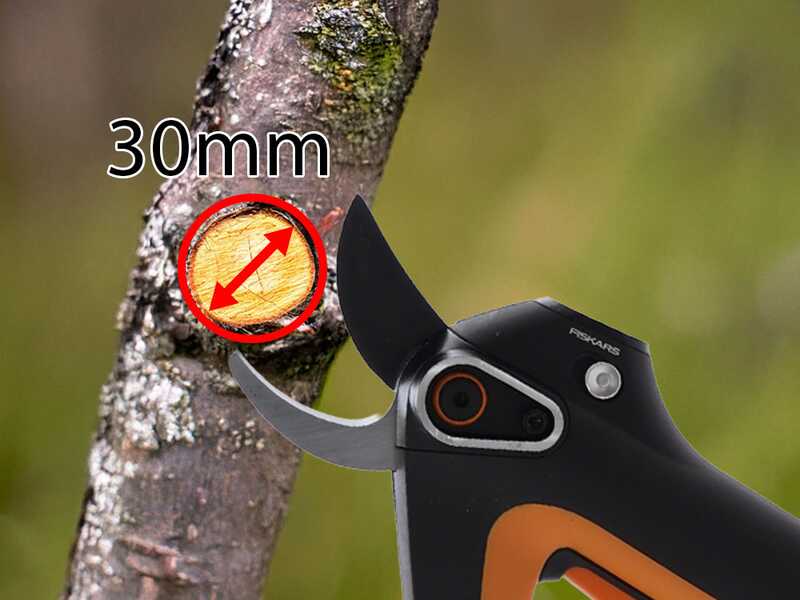 Fiskars ePruner L Bypass - Tijeras el&eacute;ctricas de poda - BATER&Iacute;A Y CARGADOR NO EST&Aacute;N INCLUIDOS