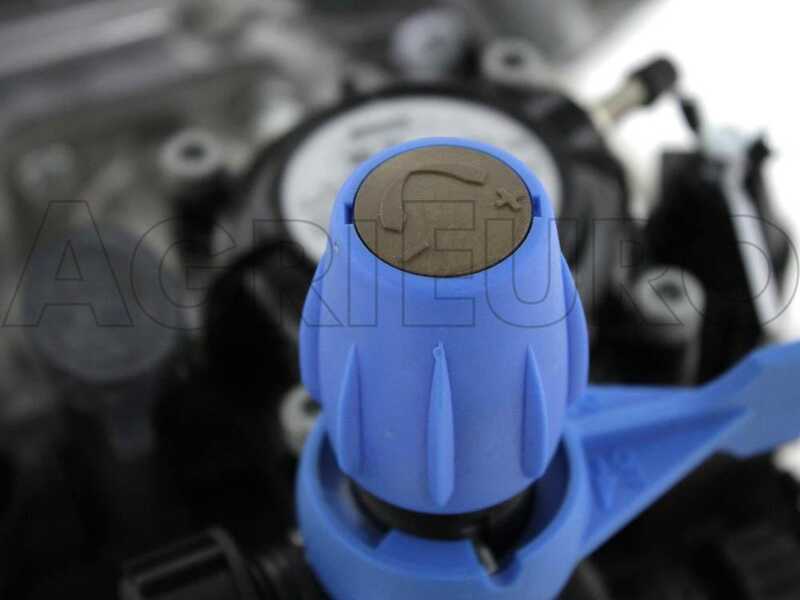 Carretilla fumigadora con gancho Comet MC25/Honda GP160 - dep&oacute;sito 120L