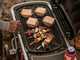 Weber Traveler - Barbacoa de gas port&aacute;til