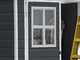 Keter Manor negra - Caseta de jard&iacute;n - Con ventanas delanteras - 185x152x226 cm