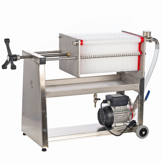 Enotecnica Pillan F30 - Filtro para vino de cartones con ruedas - Chasis de acero inoxidable y bomba Novax